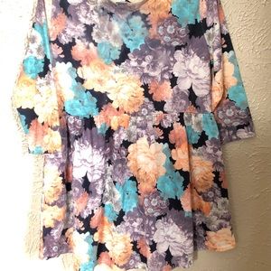 Floral tunic top